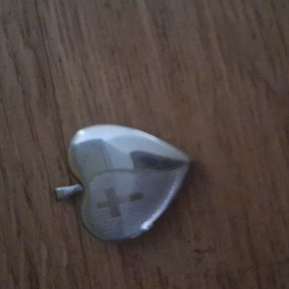 Vtg Sterling Silver Heart Locked Etched Cross Pendant 1” - Picture 4 of 5